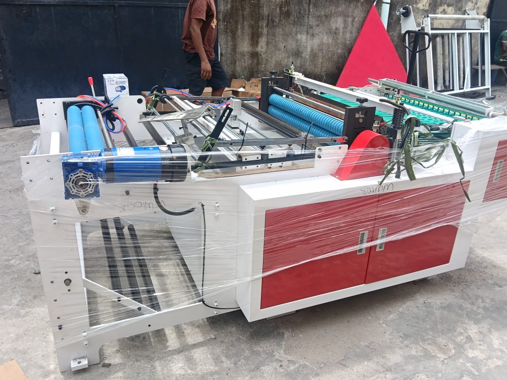 DRQ-800 side sealing bag making machine for PE and PP bag production in Lagos Nigeria