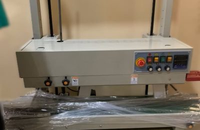 FRD-1200V Vertical Band Sealing Machine with solid-ink printer and adjustable conveyor